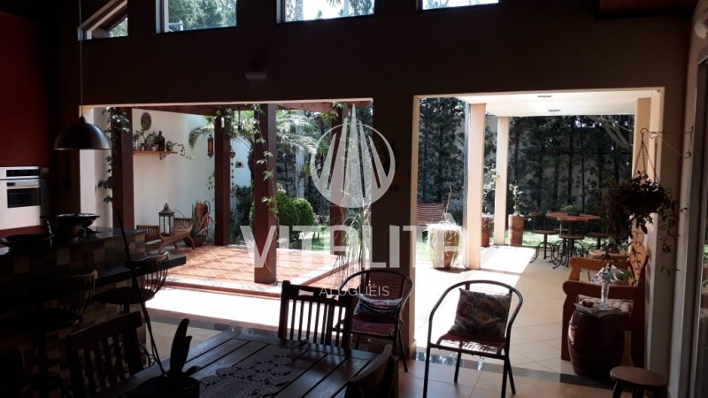 Casa à venda com 3 quartos, 210m² - Foto 9