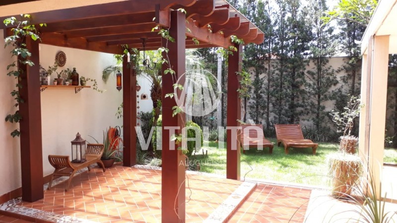 Casa à venda com 3 quartos, 210m² - Foto 5