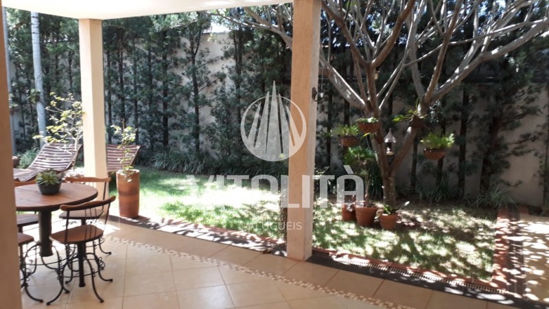 Casa à venda com 3 quartos, 210m² - Foto 8