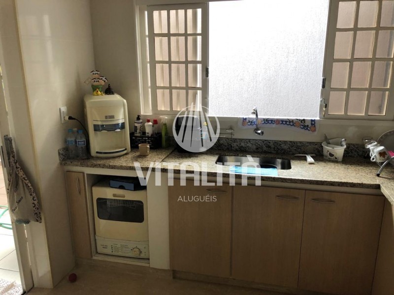 Casa à venda com 3 quartos, 182m² - Foto 8