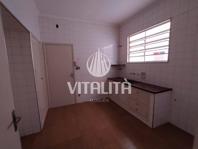 Casa para alugar com 3 quartos, 241m² - Foto 13