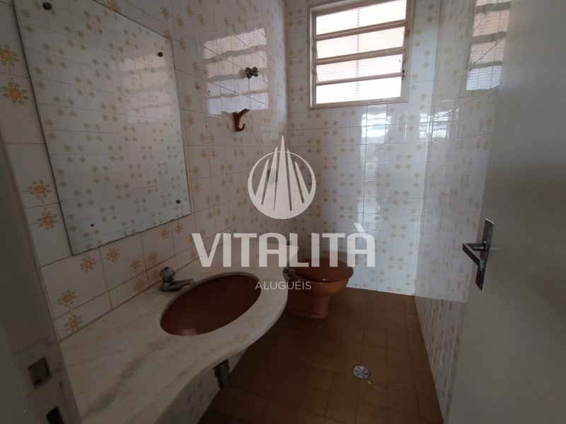 Casa para alugar com 3 quartos, 241m² - Foto 11