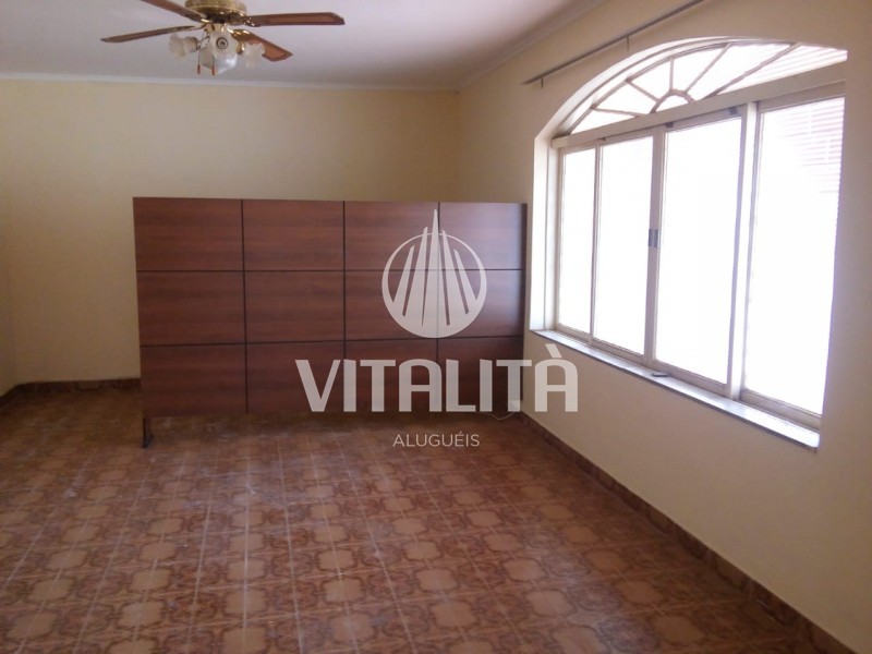 Casa à venda com 3 quartos, 190m² - Foto 1