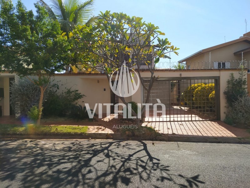 Casa, 3 quartos, 242 m² - Foto 1