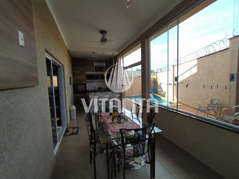 Casa à venda com 3 quartos, 226m² - Foto 8