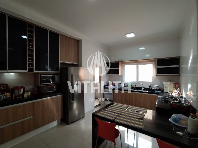 Casa à venda com 3 quartos, 226m² - Foto 6