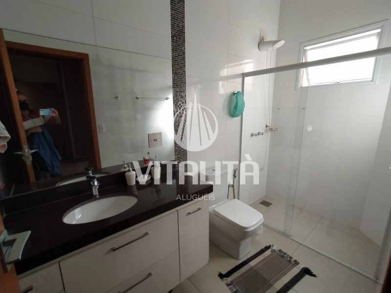 Casa à venda com 3 quartos, 226m² - Foto 17