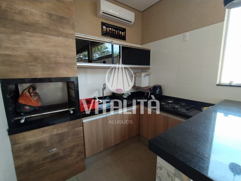 Casa à venda com 3 quartos, 226m² - Foto 9