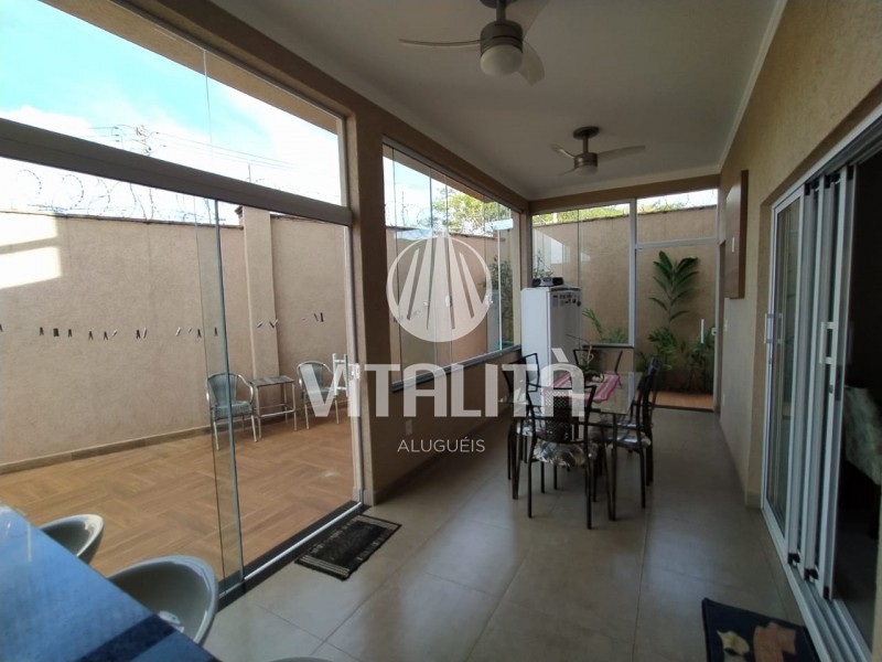 Casa à venda com 3 quartos, 226m² - Foto 10