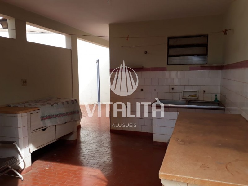 Casa à venda com 3 quartos, 226m² - Foto 21