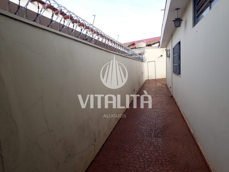 Casa à venda com 3 quartos, 226m² - Foto 24