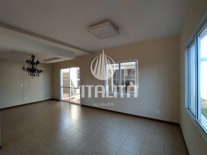 Casa à venda com 3 quartos, 292m² - Foto 2