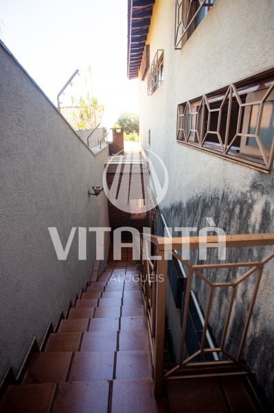 Casa à venda e aluguel com 3 quartos, 432m² - Foto 22