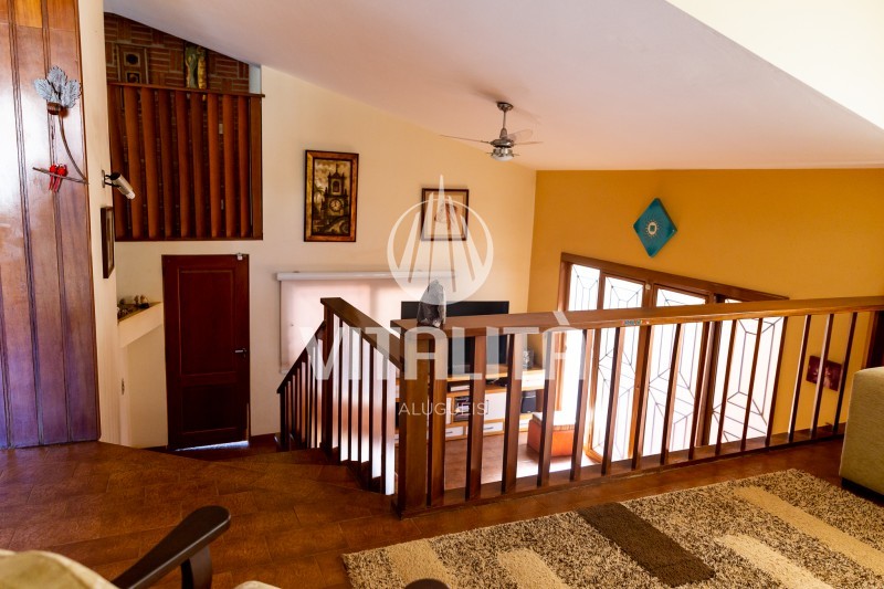 Casa à venda e aluguel com 3 quartos, 432m² - Foto 2