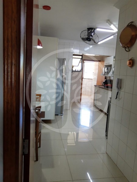 Apartamento à venda com 3 quartos, 122m² - Foto 3