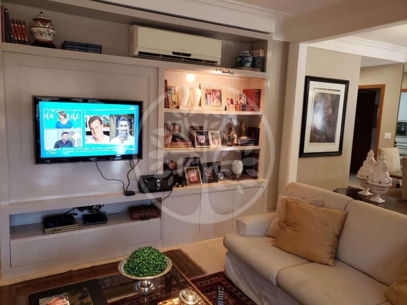 Apartamento à venda com 3 quartos, 142m² - Foto 8