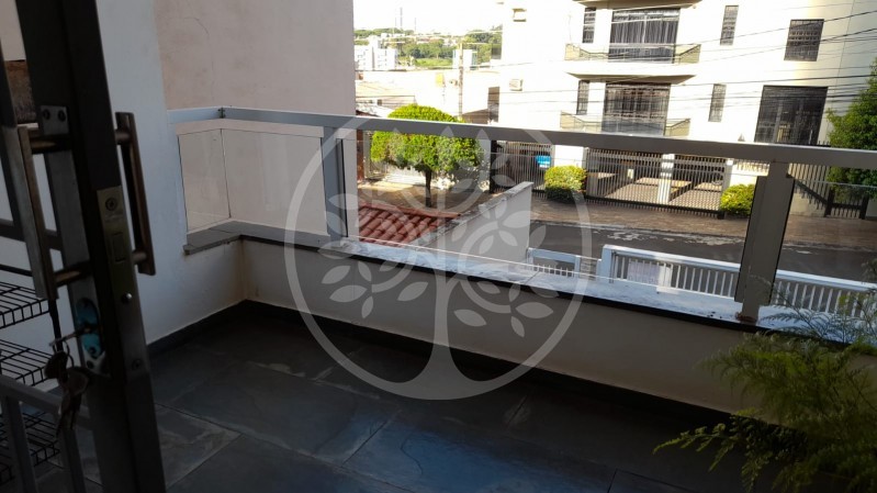 Apartamento à venda com 2 quartos, 72m² - Foto 4