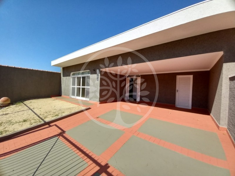 Casa à venda com 4 quartos, 160m² - Foto 2