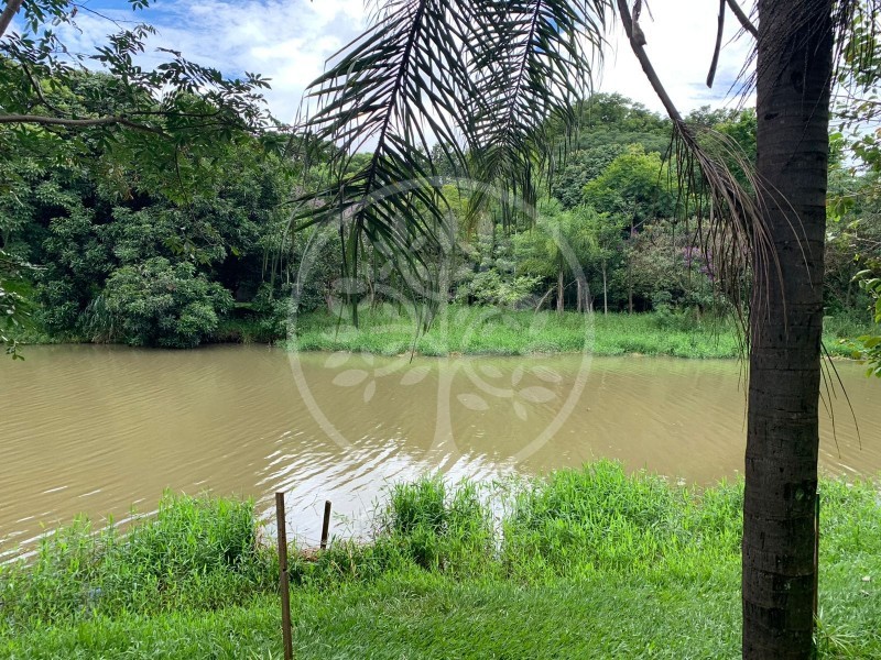 Casa à venda com 2 quartos, 160m² - Foto 6