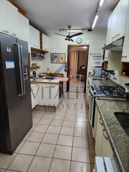 Apartamento à venda com 4 quartos, 196m² - Foto 7