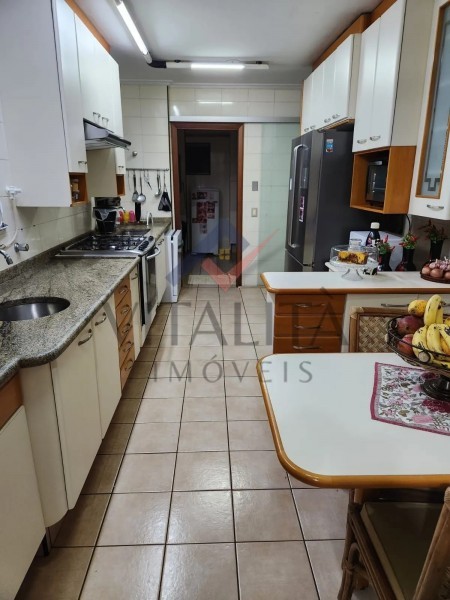Apartamento à venda com 4 quartos, 196m² - Foto 6