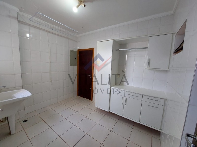 Apartamento para alugar com 3 quartos, 140m² - Foto 29