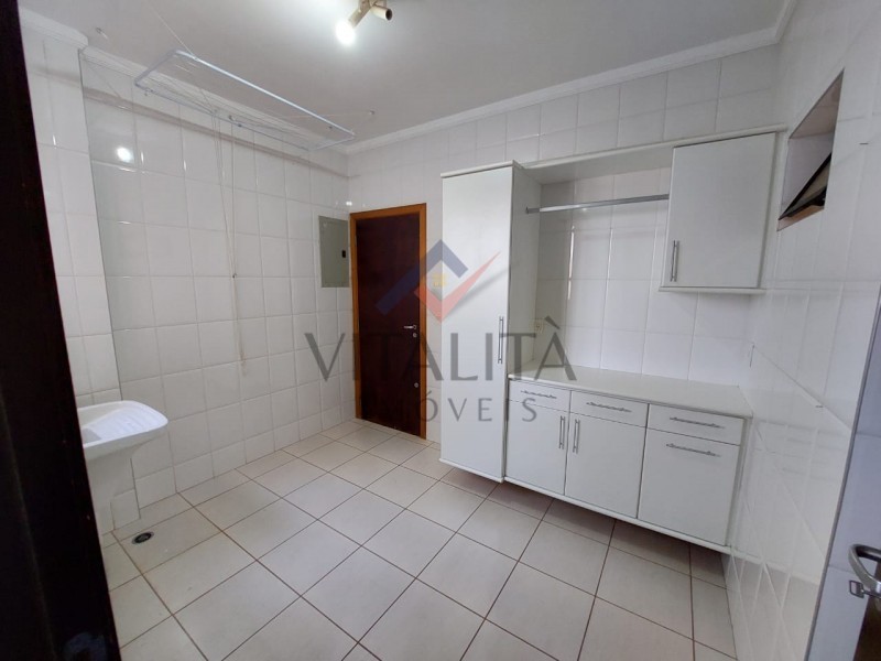Apartamento para alugar com 3 quartos, 140m² - Foto 32
