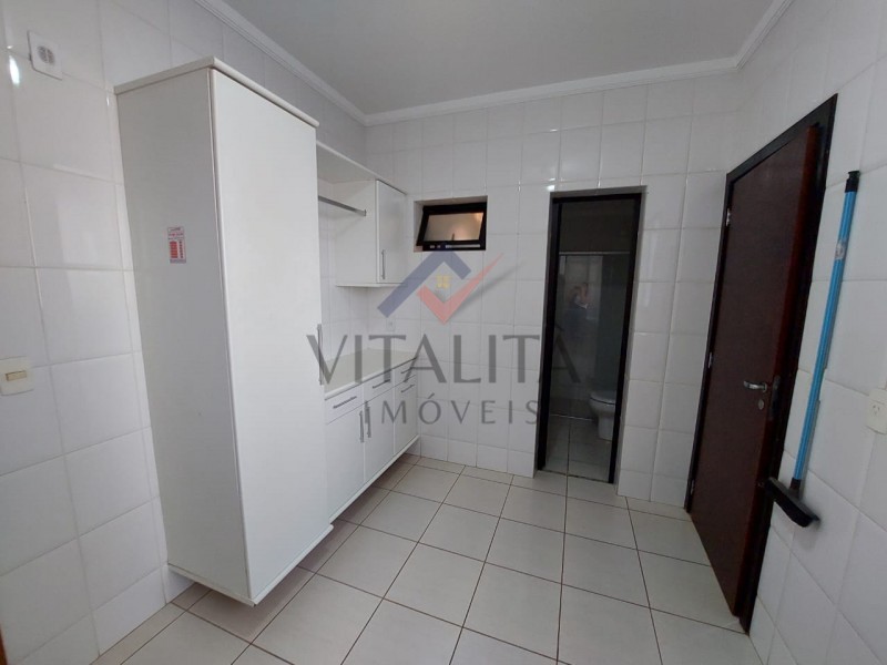 Apartamento para alugar com 3 quartos, 140m² - Foto 31