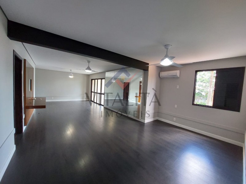 Apartamento para alugar com 3 quartos, 140m² - Foto 2
