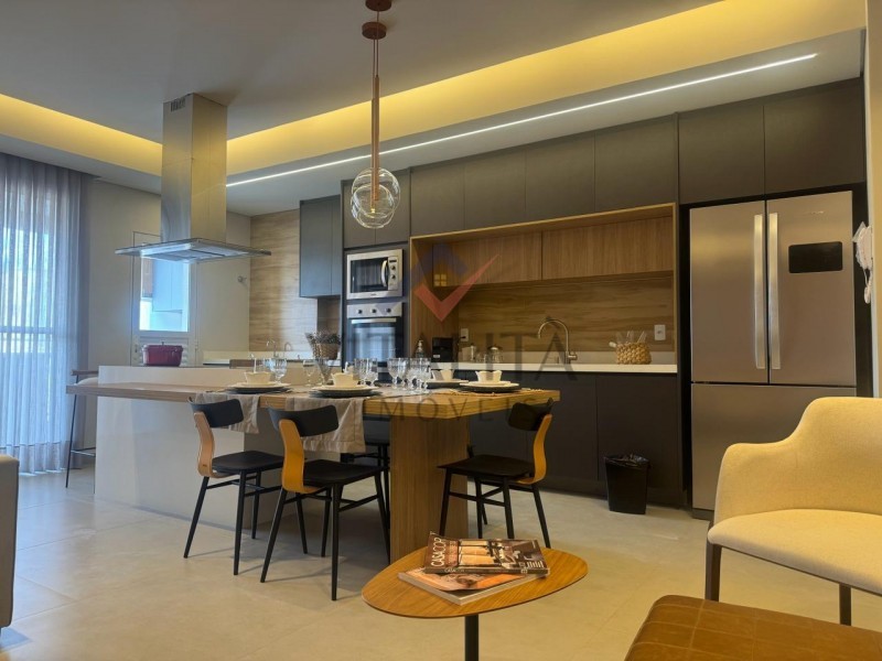 Apartamento à venda com 2 quartos, 77m² - Foto 3