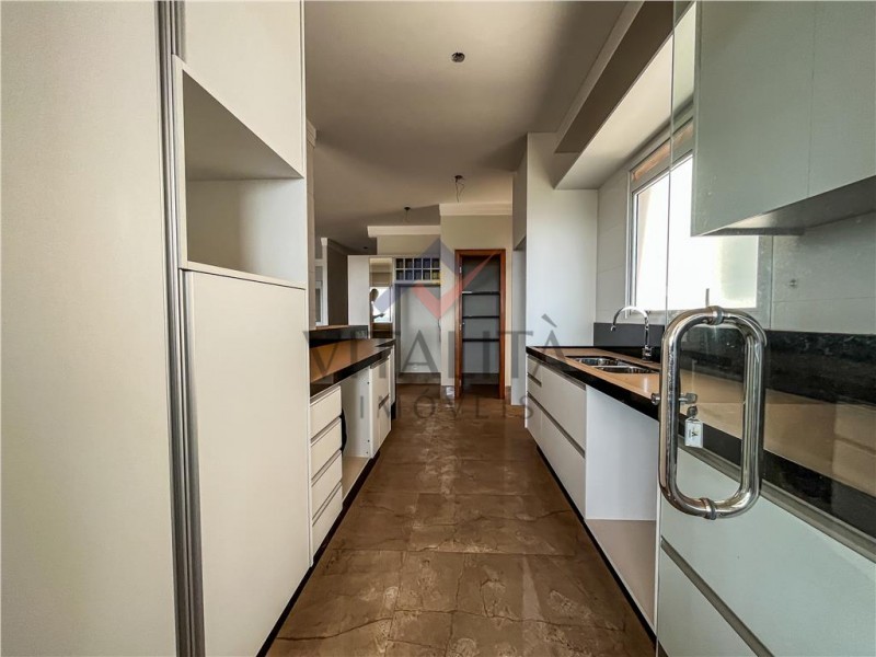 Apartamento à venda com 3 quartos, 195m² - Foto 8