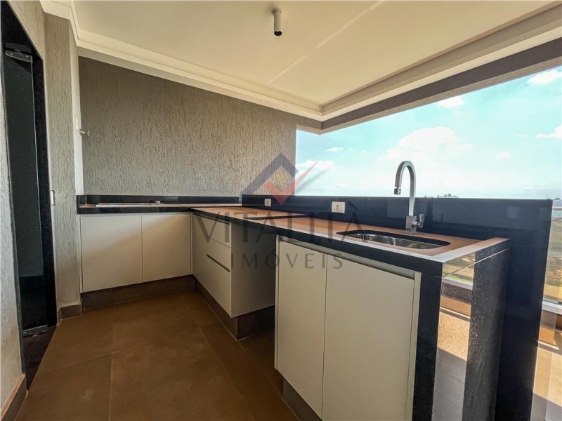 Apartamento à venda com 3 quartos, 195m² - Foto 3