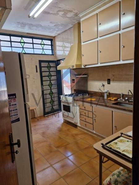 Casa à venda e aluguel com 3 quartos, 228m² - Foto 12