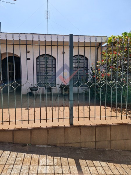 Casa à venda e aluguel com 3 quartos, 228m² - Foto 4