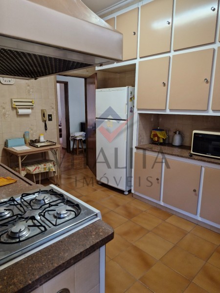Casa à venda e aluguel com 3 quartos, 228m² - Foto 7