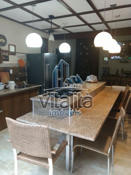 Casa à venda com 4 quartos, 205m² - Foto 4