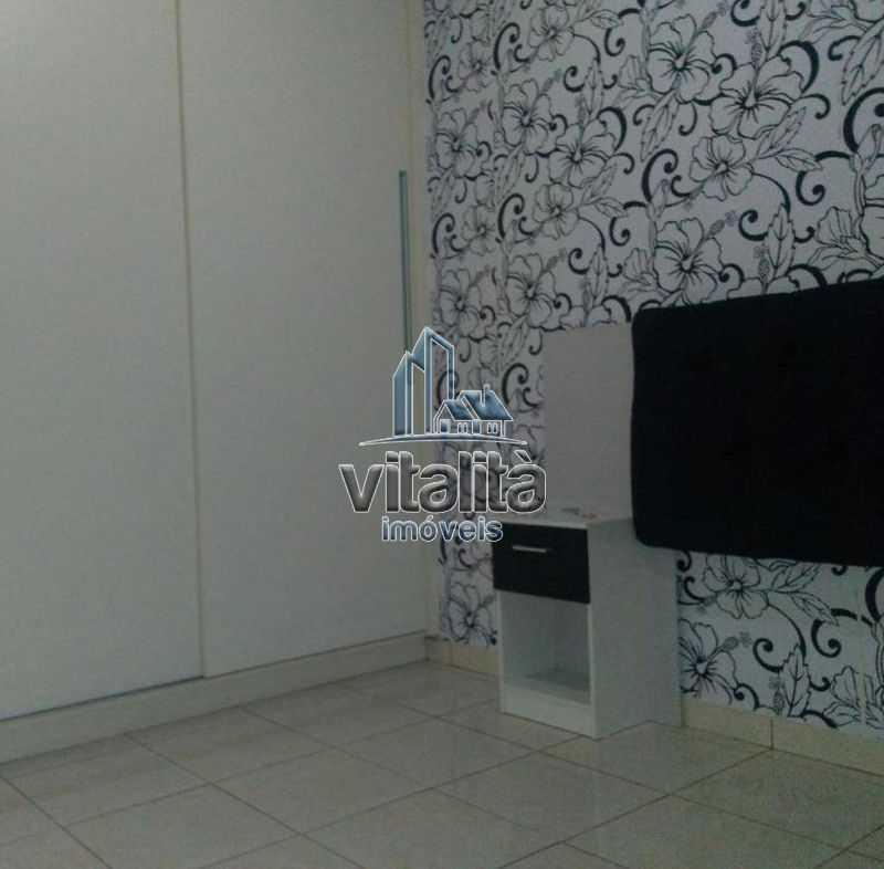 Casa à venda com 3 quartos, 184m² - Foto 2