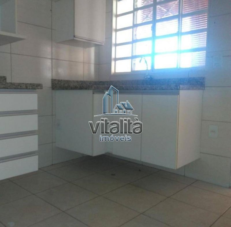 Casa à venda com 3 quartos, 184m² - Foto 4