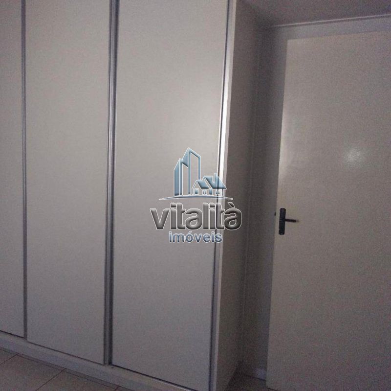 Casa à venda com 3 quartos, 184m² - Foto 14