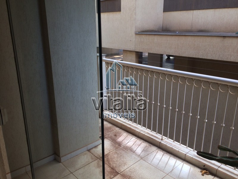 Apartamento à venda com 2 quartos, 65m² - Foto 3